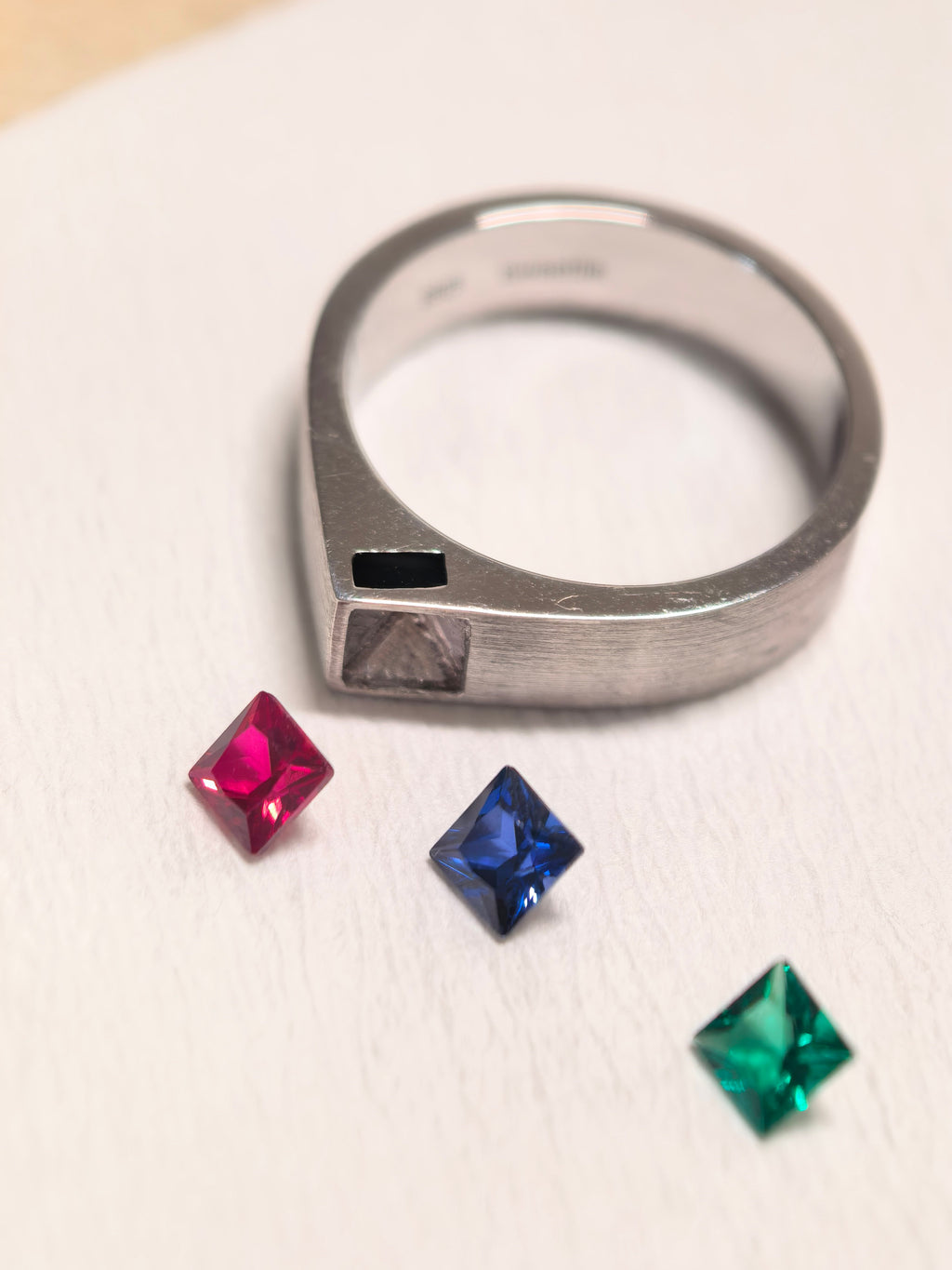 EMBER ARCH Ring — Lab-Grown Ruby