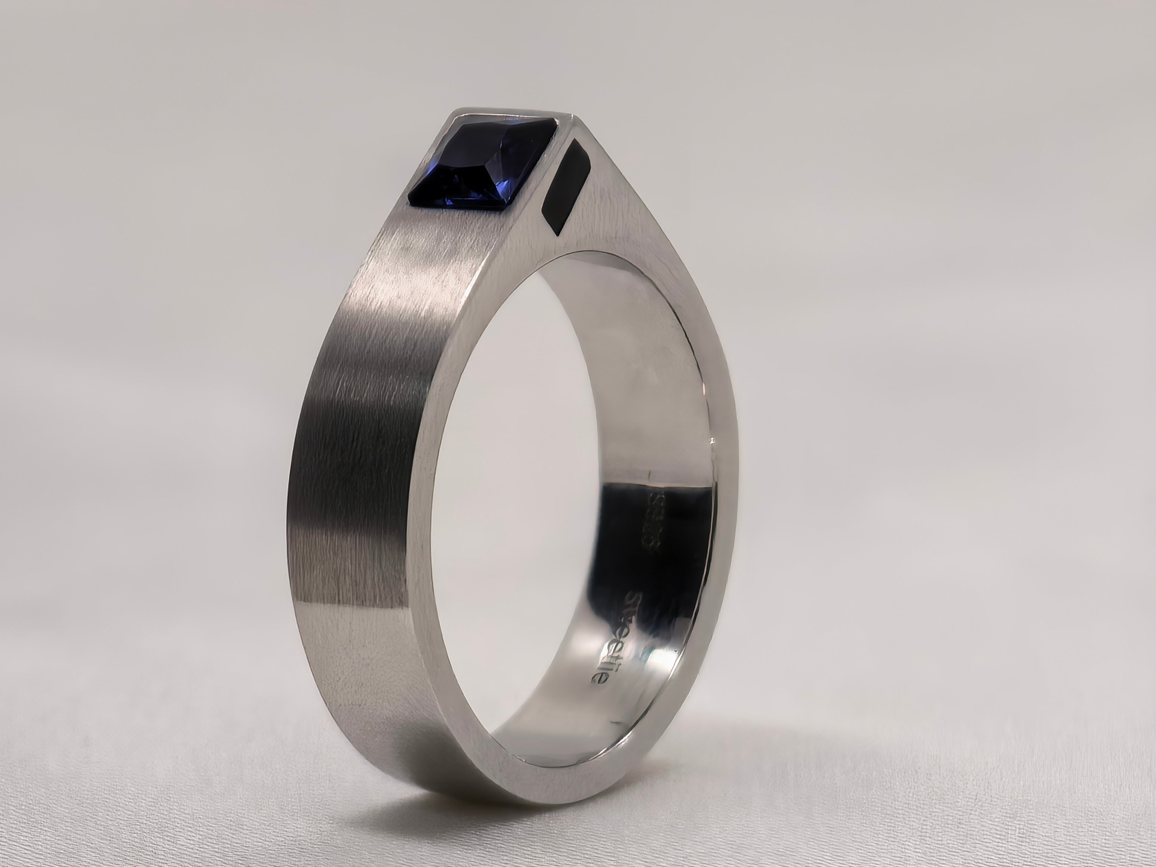 TWILIGHT ARCH Ring — Lab-Grown Sapphire