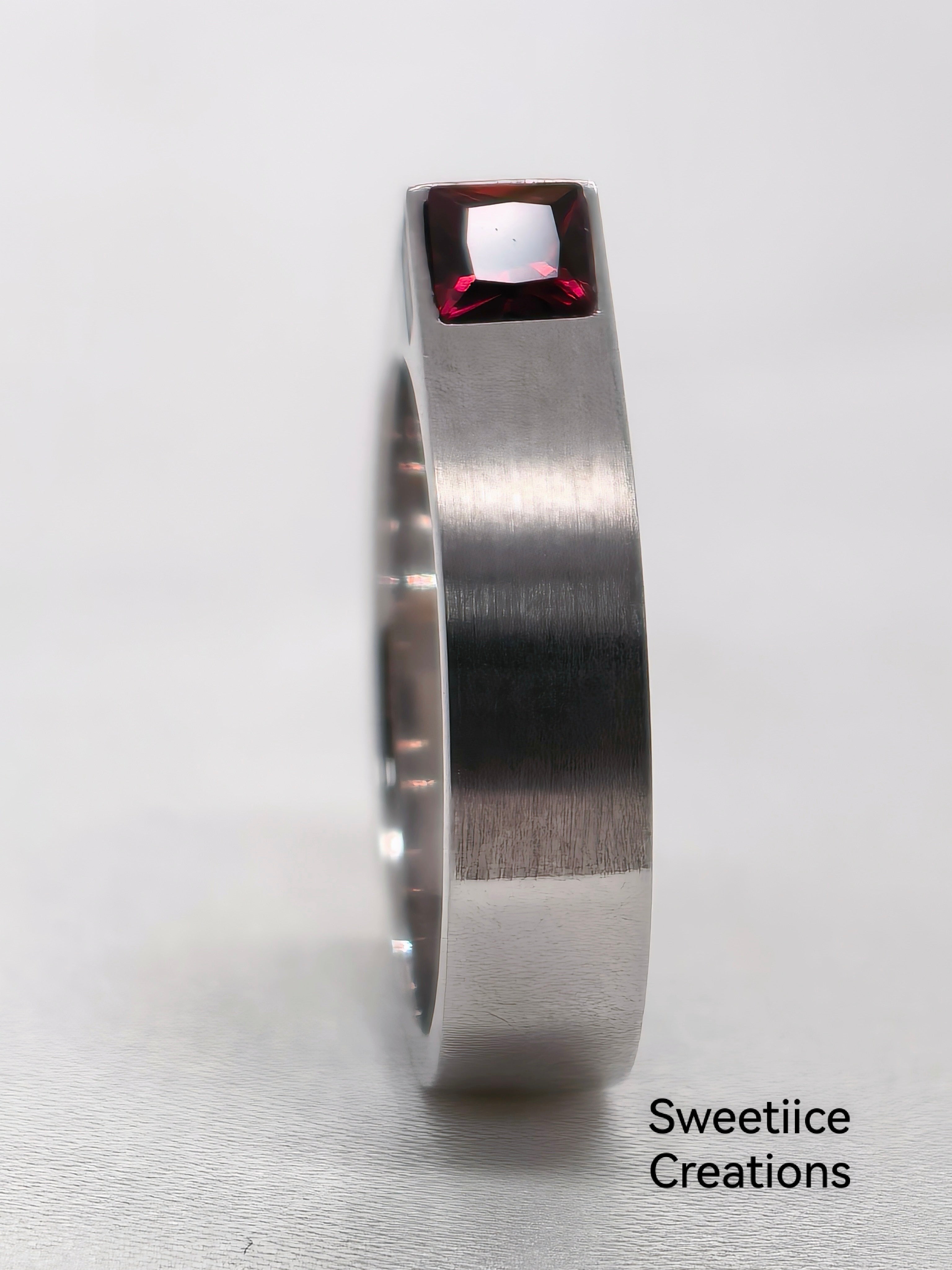 EMBER ARCH Ring — Lab-Grown Ruby