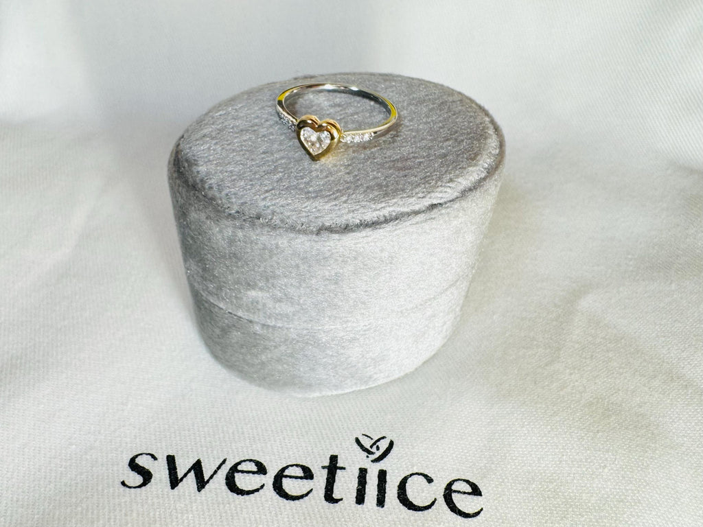 18K Gold Diamond Engagement Ring