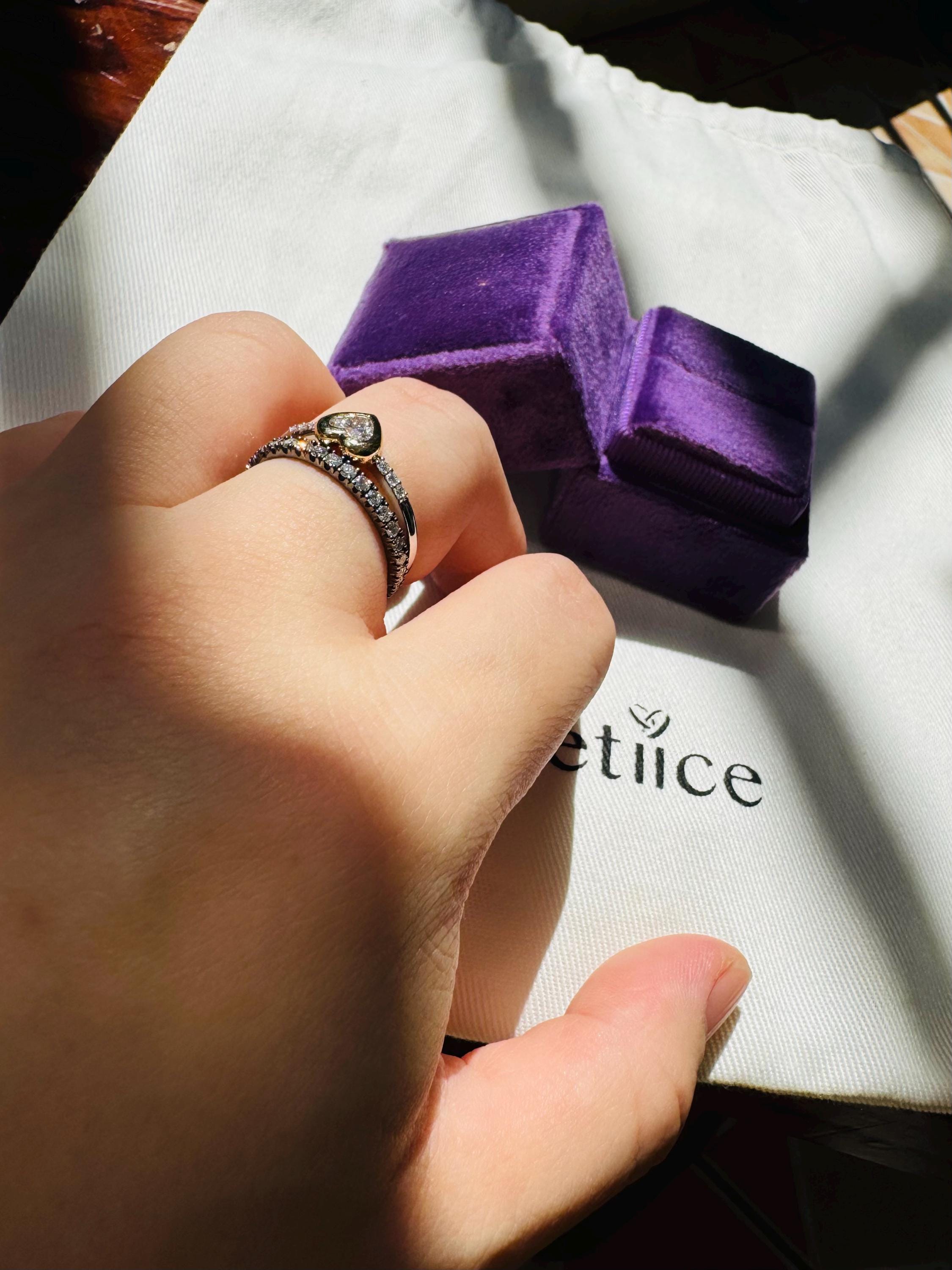 18K Gold Diamond Engagement Ring