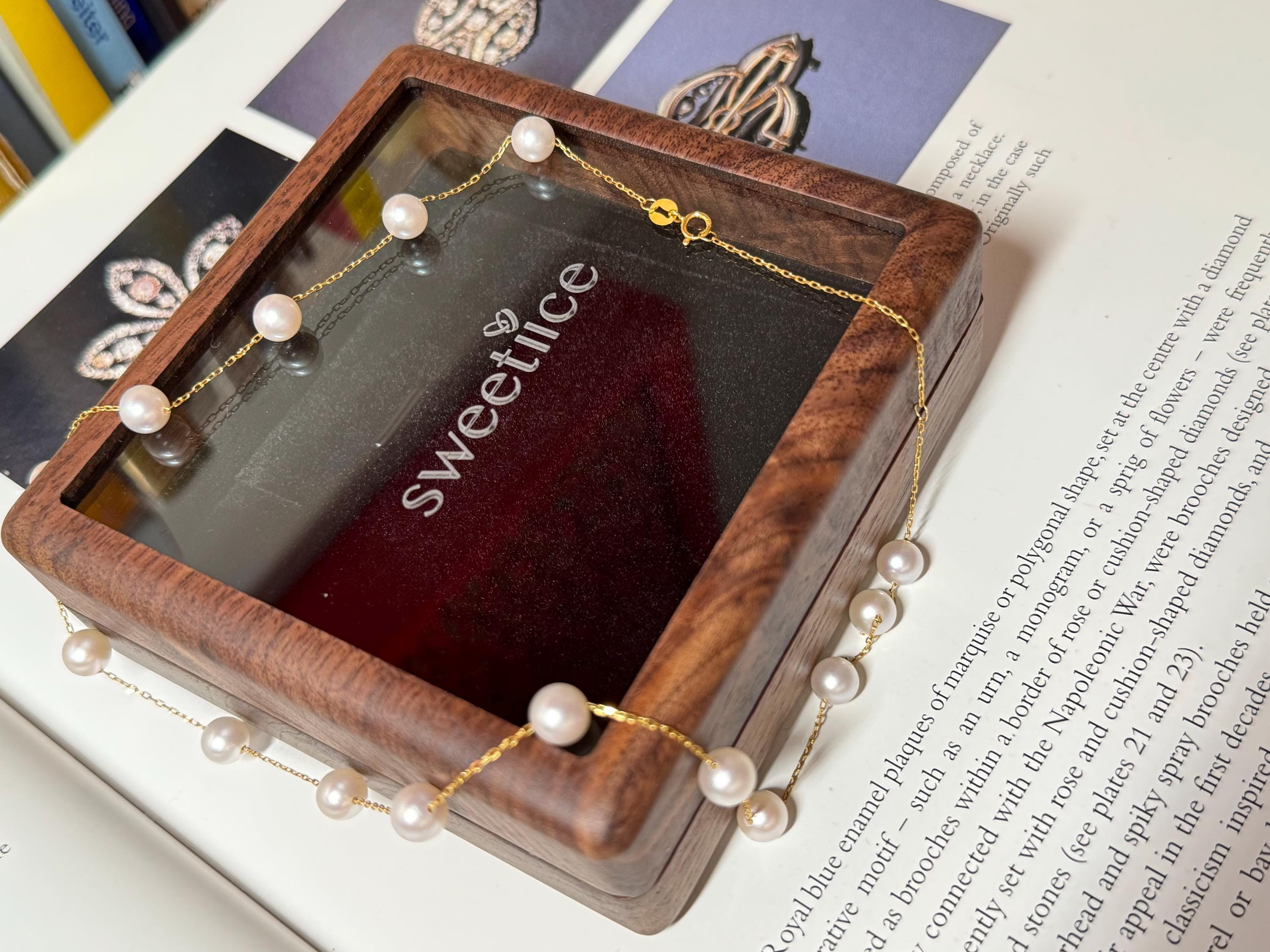 18k Gold Akoya Pearls Necklace