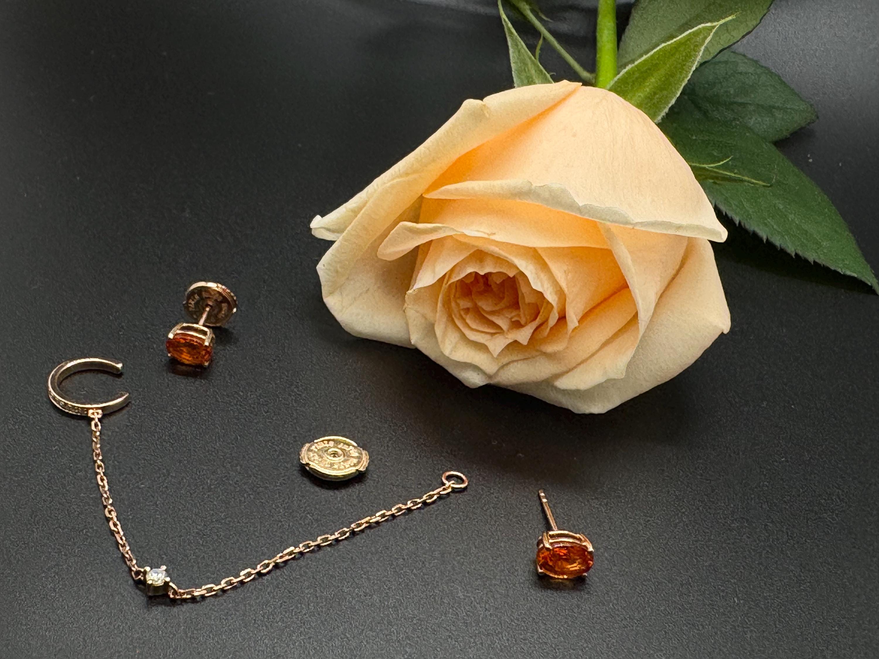 18k Gold Fanta Garnet Stud Earrings