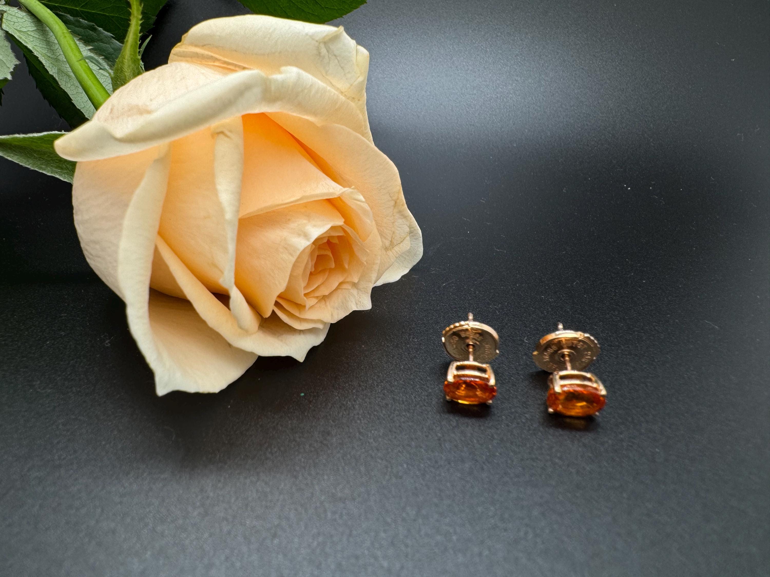 18k Gold Fanta Garnet Stud Earrings